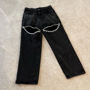 Luxedress - Crystal Embellished High Waisted Jeans